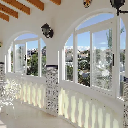 Cerca Playa Y Pueblo Con Piscina Grande Villa Calpe